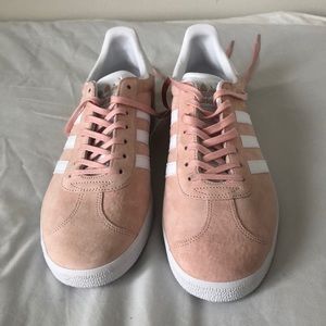 Pink Adidas men’s gazelle sneaker